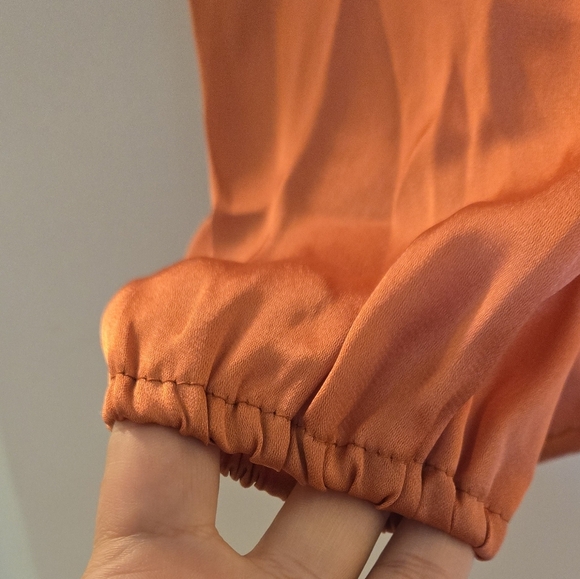 80 Park Coral Blouse Pearl Button VNeck - Picture 2 of 7